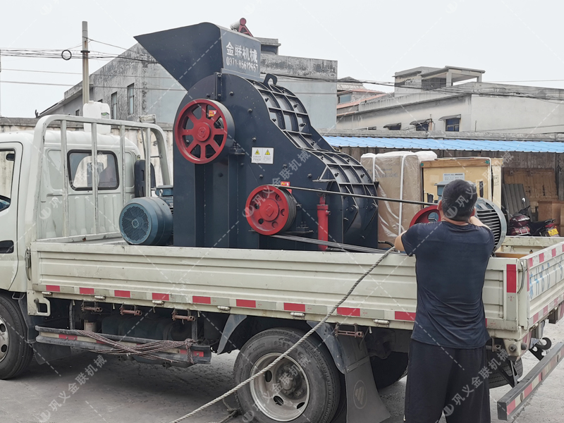SCF1100X1000大型雙級粉碎機發貨圖片_發往甘肅平陽_破碎煤矸石
